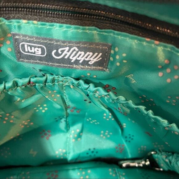 Quilted Floral lug Hippy Crossbody with tandem zip SE RFID Wallet - Picture 6 of 10